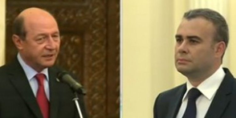 Vâlcov a depus jurământul de învestitură ca ministru delegat al Bugetului. Ce sfaturi a primit de la Băsescu